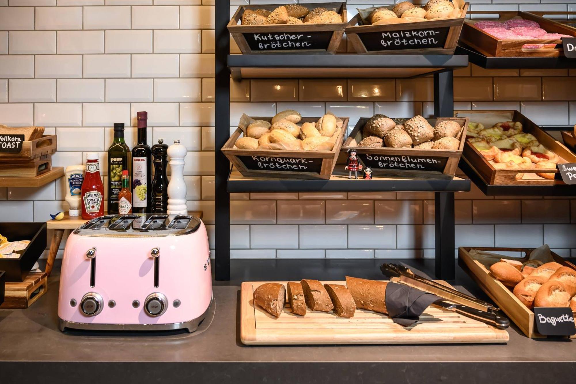 Moxy Dresden Neustadt Bagian luar foto