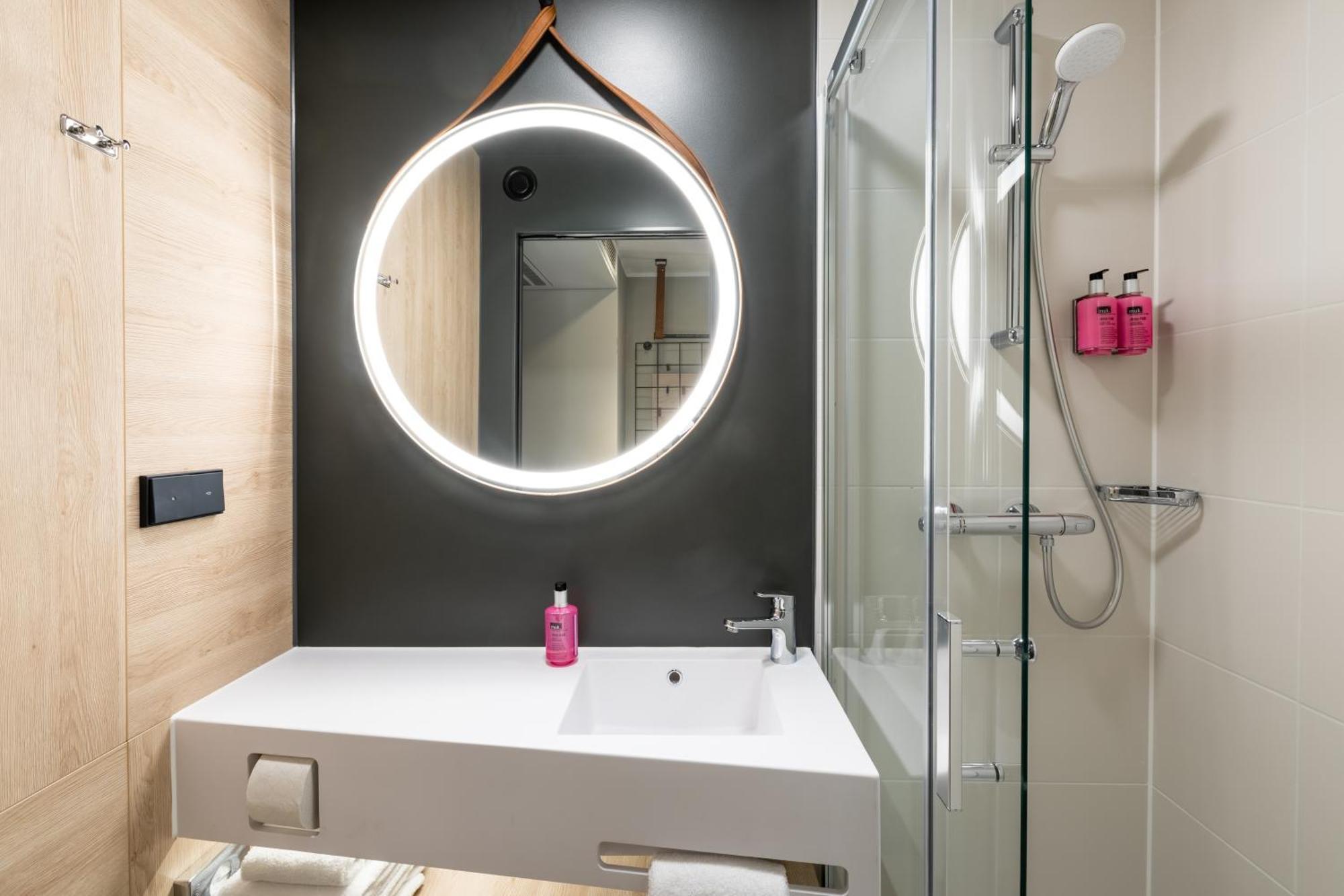 Moxy Dresden Neustadt Bagian luar foto