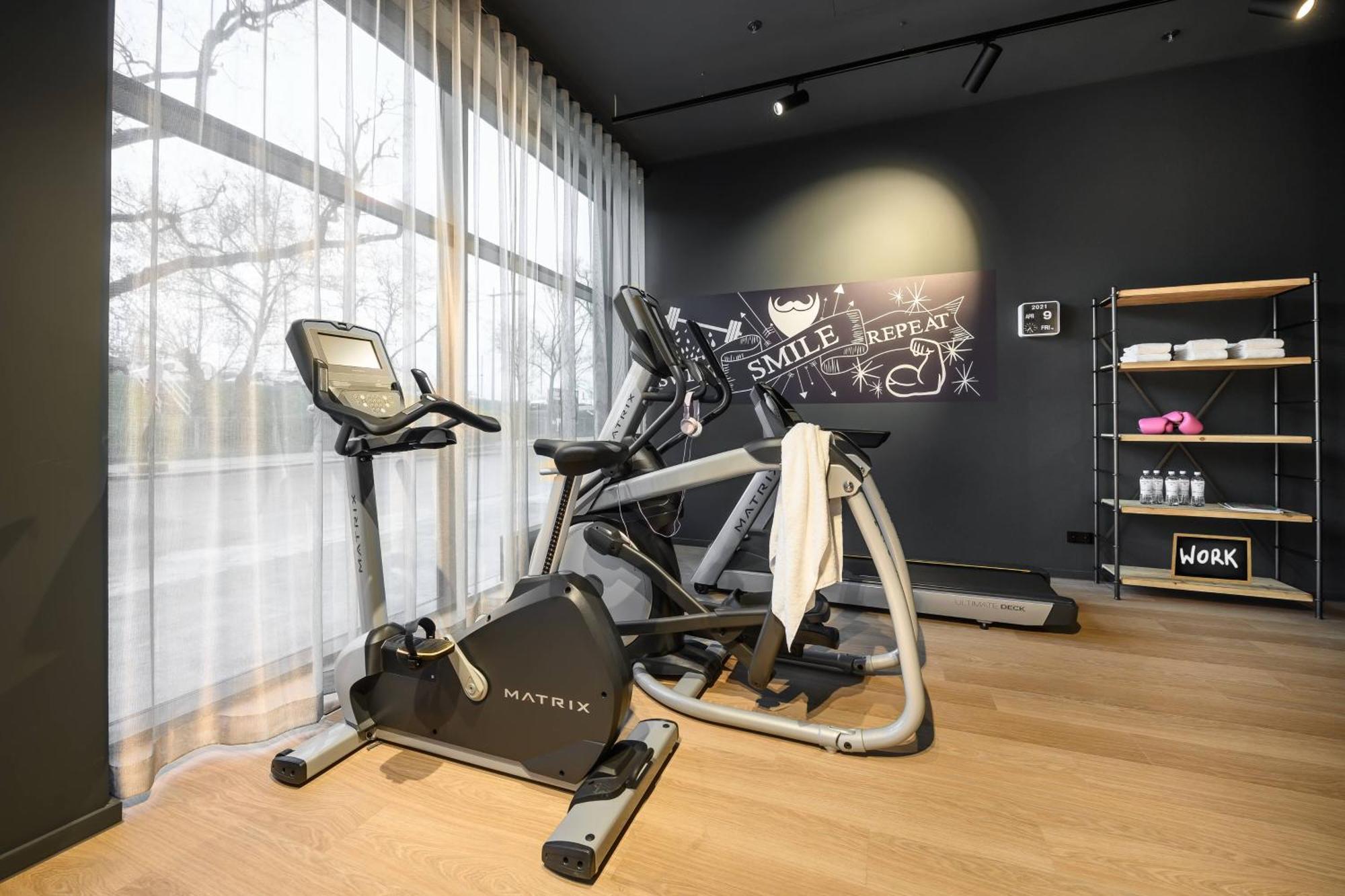 Moxy Dresden Neustadt Bagian luar foto